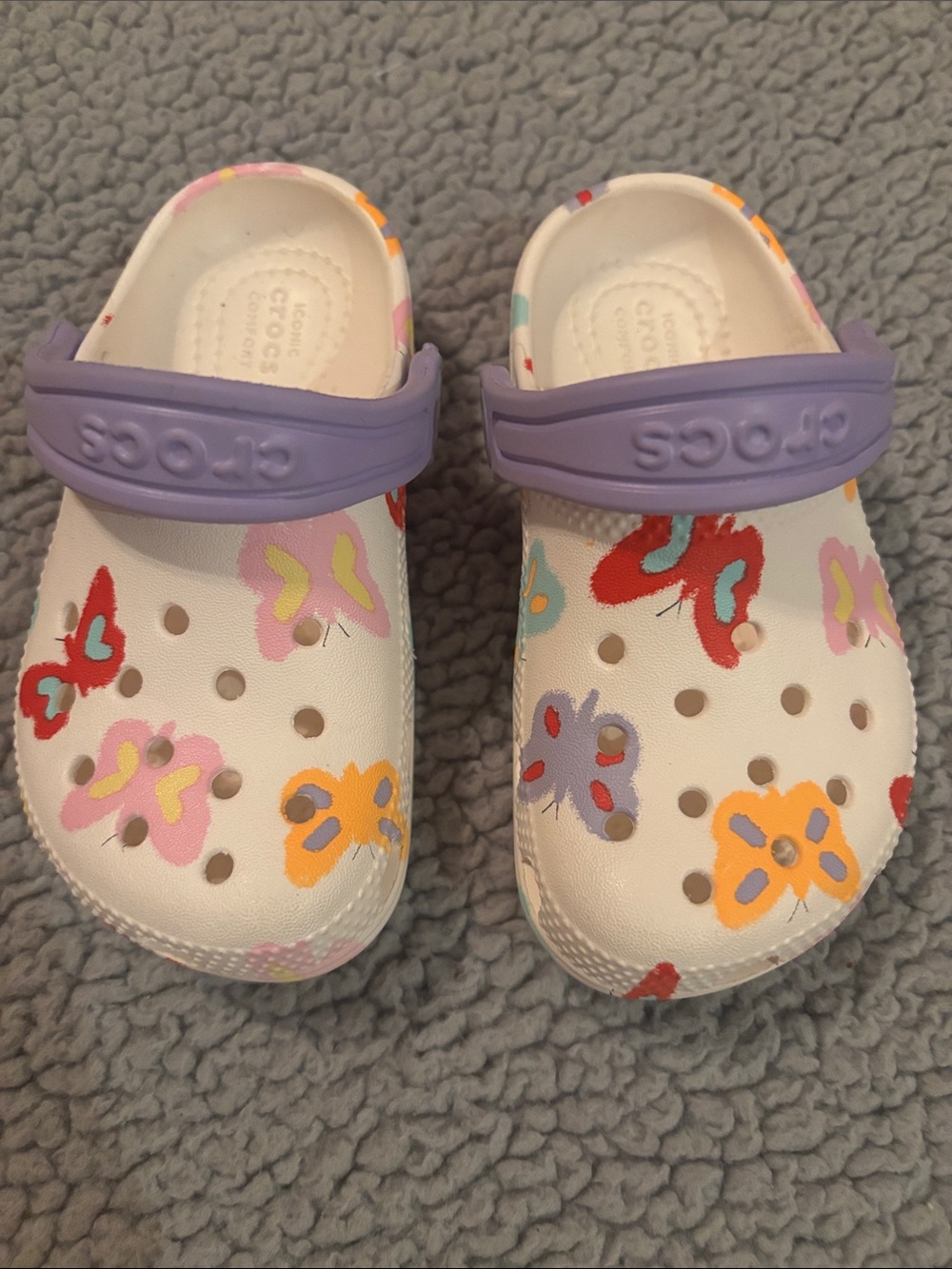 NWOT CROCS White Kids Butterfly & Flower Clogs with Lavender Strap